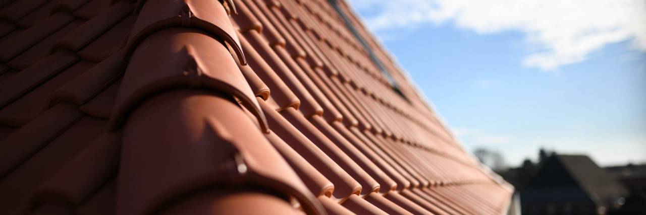 Artisan couvreur pour réfection de toiture sur mesure à Fréjus et Saint Raphaël Var